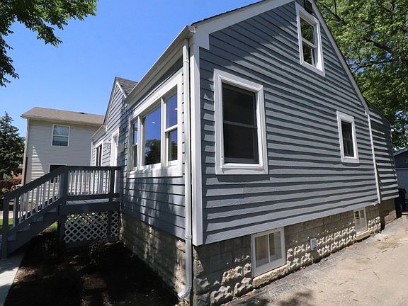 2nd image of 2757 Hawthorne St