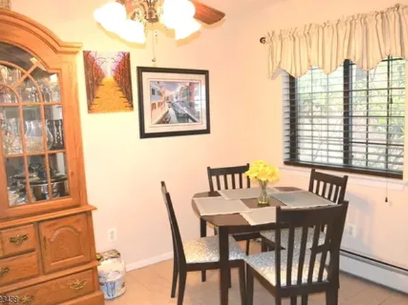 14A Foxwood Dr #14A, Morris Plains, NJ 07950