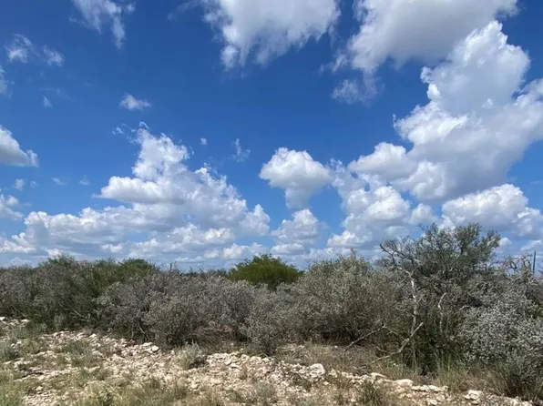 30 PALOMINO HILLS CIR LOT C2, Uvalde, TX 78801