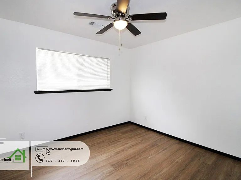 8615 Patricia Dr — Photo 12