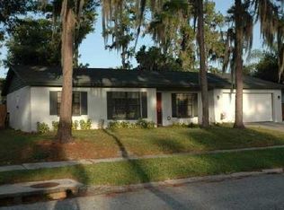 3713 Sand Pebble Dr, Valrico, FL 33596