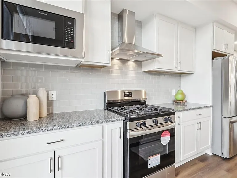 11218 N Park Pl — Photo 10