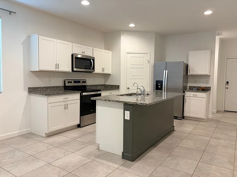 8297 W Clemente Way — Photo 3