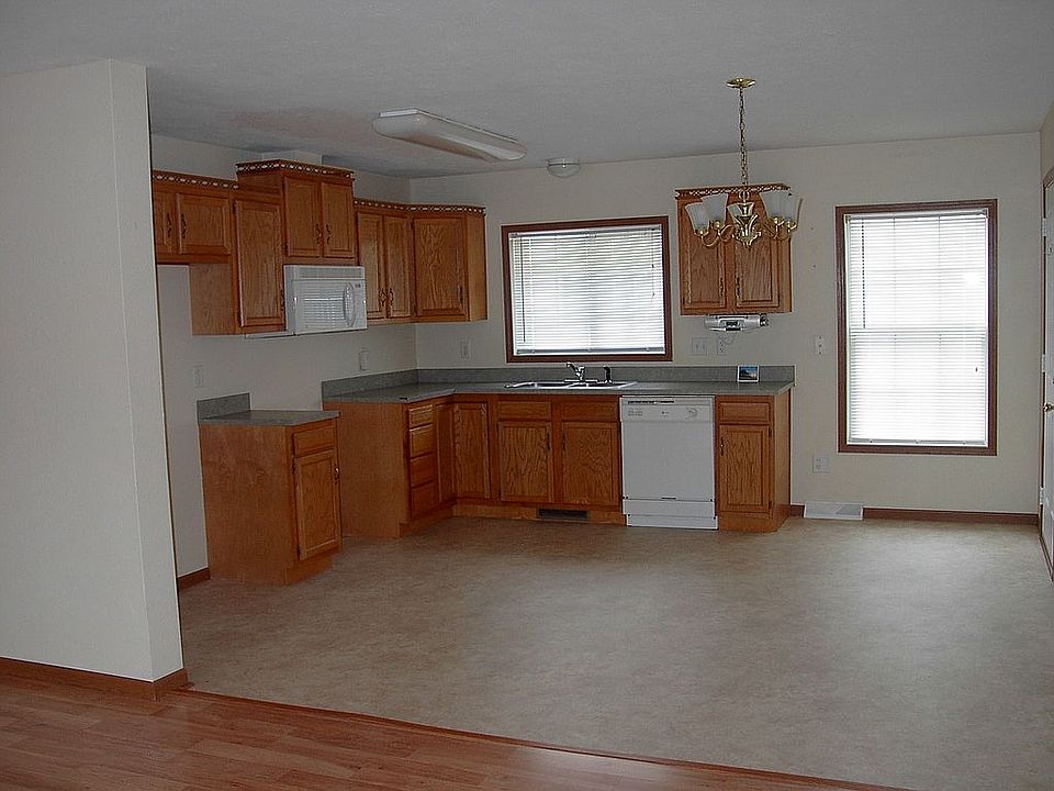 2nd image of 154 Orion Dr NW
