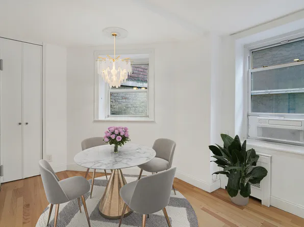 61 East 77th Street 5F image 3 of 10