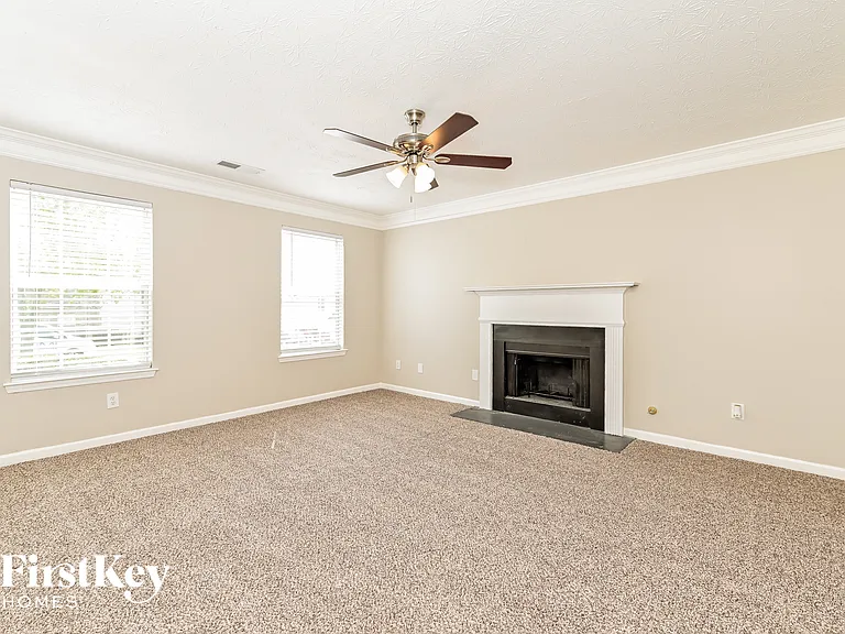195 Dairyland Dr — Photo 3