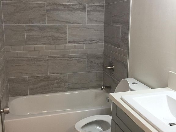 5th image of 604 Jewell Dr