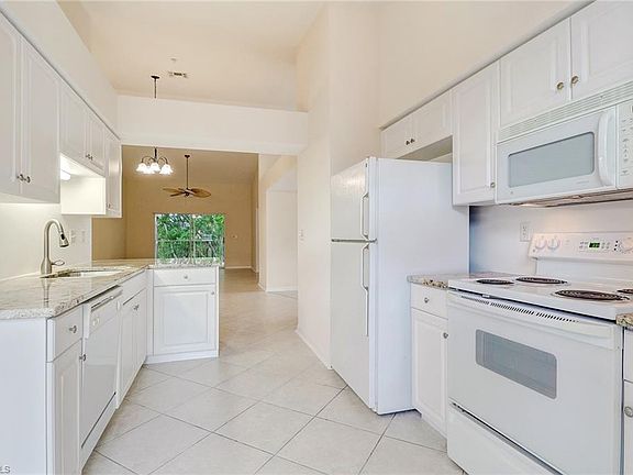 4th image of 28720 Diamond Dr Unit 205