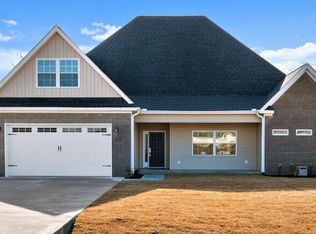 1622 Prop Dr, Winterville, NC 28590