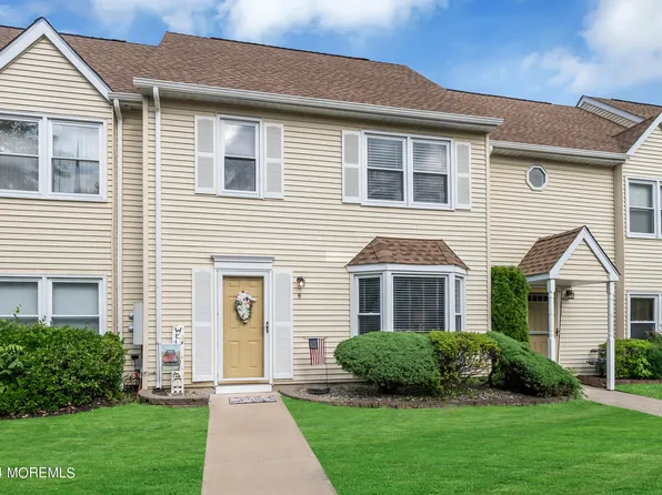 9 Colonial Court, Jackson, NJ 08527