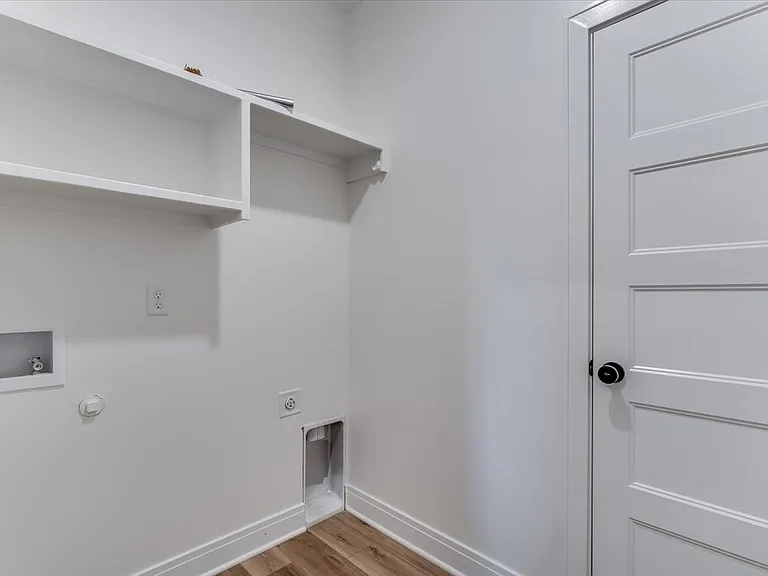 5425 Rolly St #100 — Photo 16