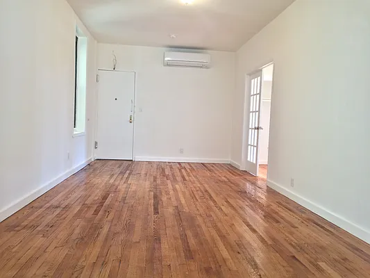 Rented by Warren T Real Estate Corp. | media 19