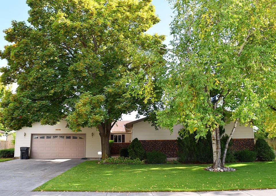 1st image of 2332 Eastview Dr