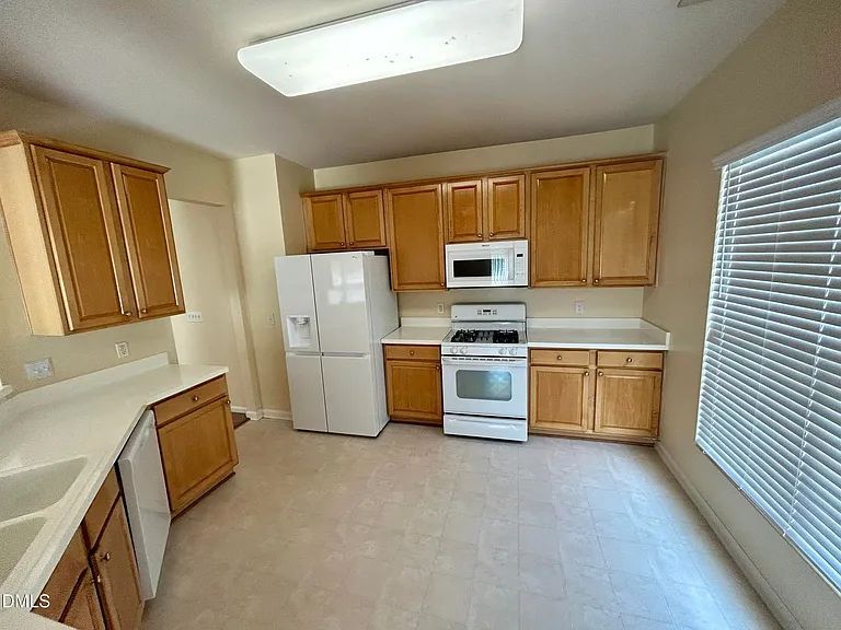 105 Tortoise Ln — Photo 3