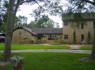 402 Oak Forest Dr, Angleton, TX 77515