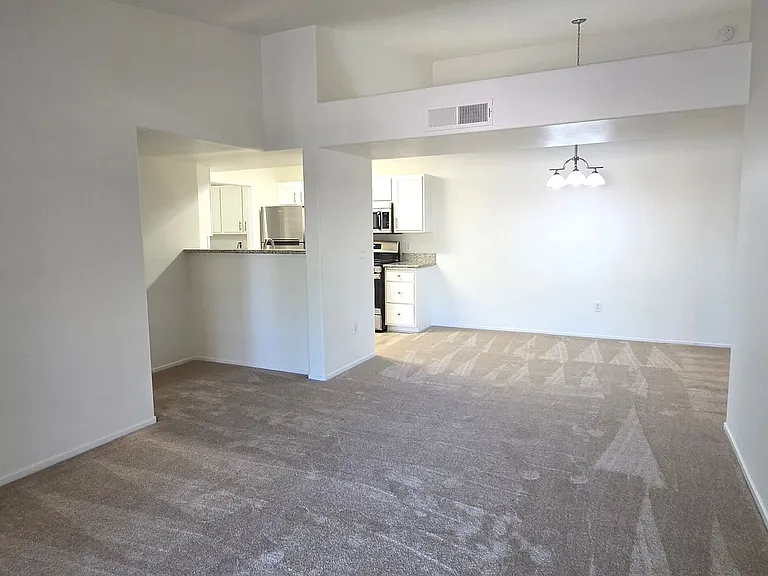 950 Ven Mls #523 — Photo 11