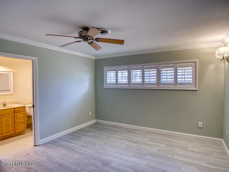 455 Laurel Ct — Photo 16