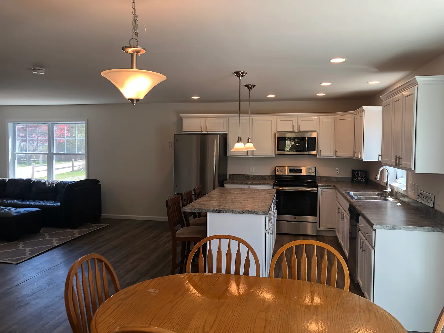5 bed, 1850 sqft, $6,500 — Photo 4