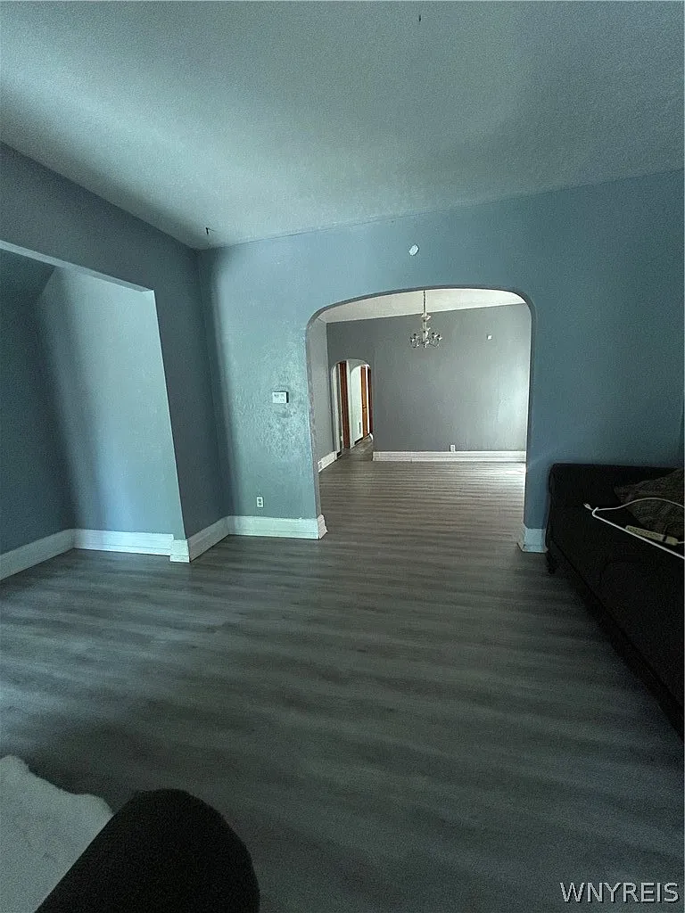 3 bed, 1.0 bath, 1000 sqft, $1,500 — Photo 2