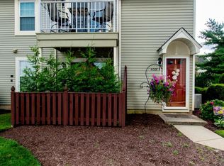 4008B Fenwick Ln, Mount Laurel, NJ 08054