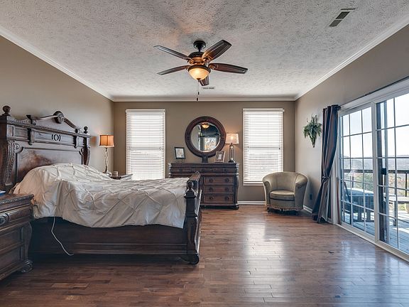 23rd image of 327 Stoneybrook Rd