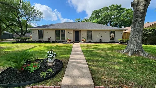 5925 Woodway Dr Photo 1