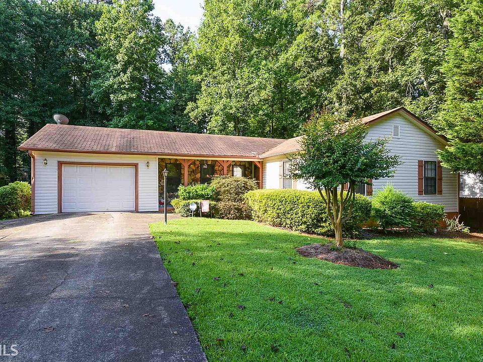 1st image of 2409 Hillboro Cir SW