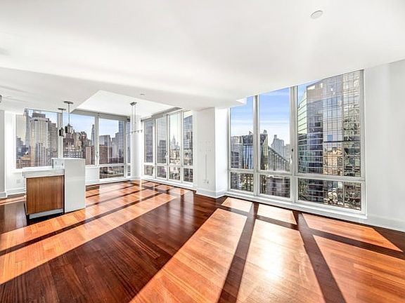 4th image of 60 Riverside Blvd APT 3004