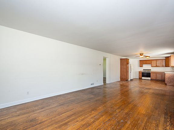 5th image of 41123 N 2nd St