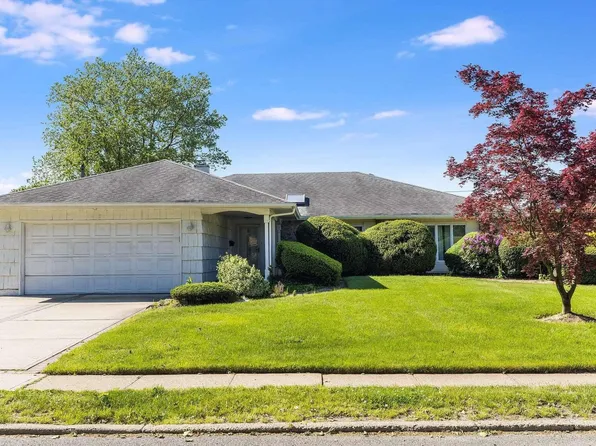 416 S Marginal Road, Jericho, NY 11753