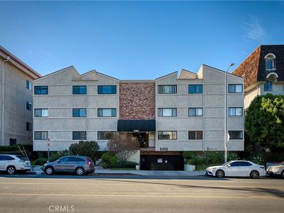 5325 Lindley Ave Unit 202, Tarzana, CA, 91356