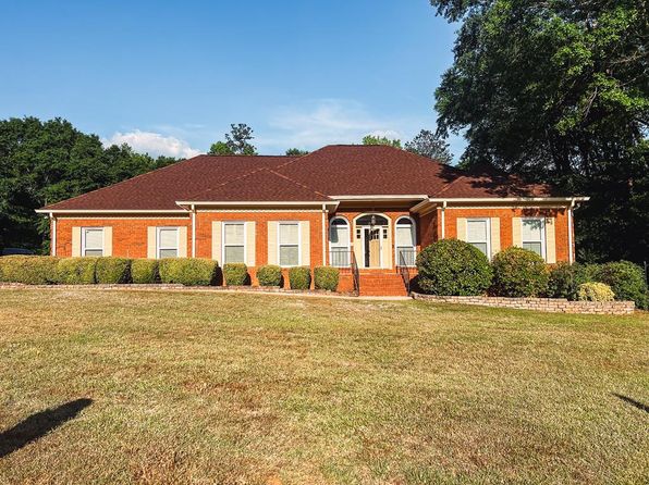 407 Forest Cir, Troy, AL 36081