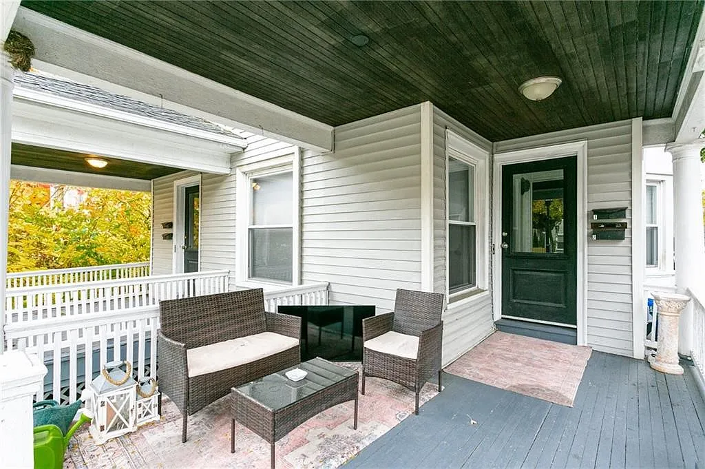 1 bed, 1.0 bath, 2628 sqft, $1,395 — Photo 2