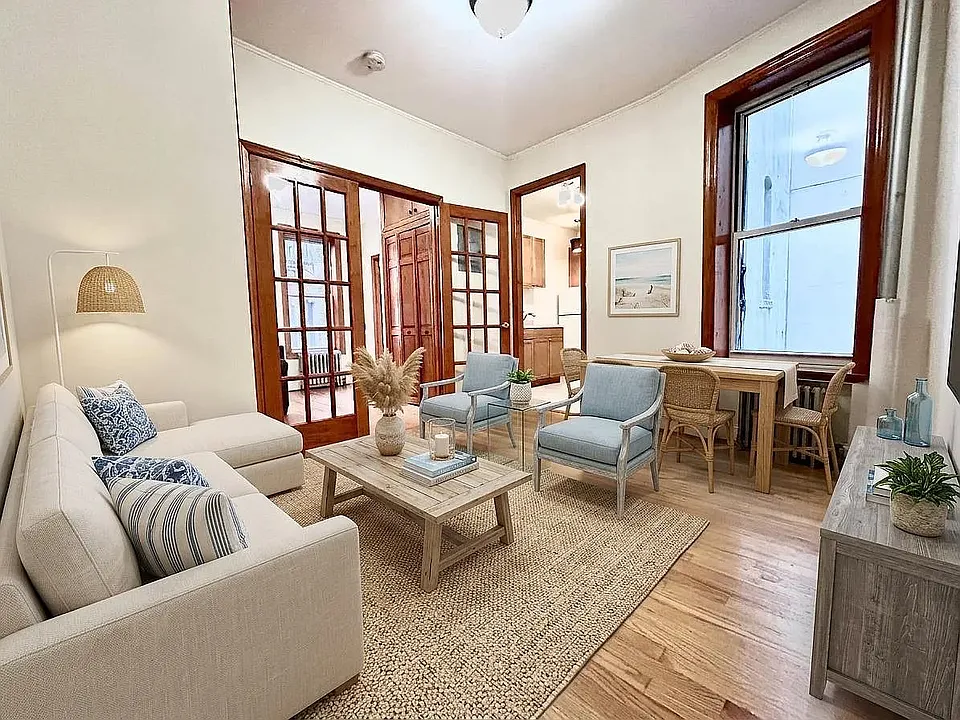 41 E 7th St #37