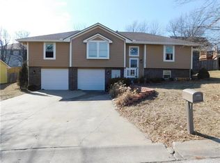 2502 SW Clinton St, Oak Grove, MO 64075