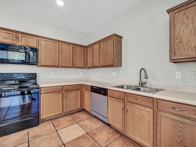 16429 W Remuda Dr — Photo 15