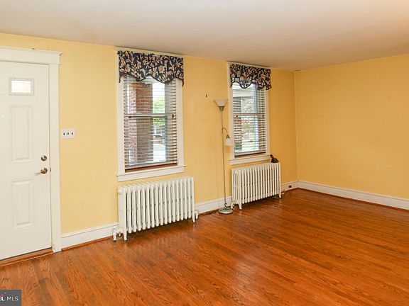 3rd image of 1008 N Clayton St