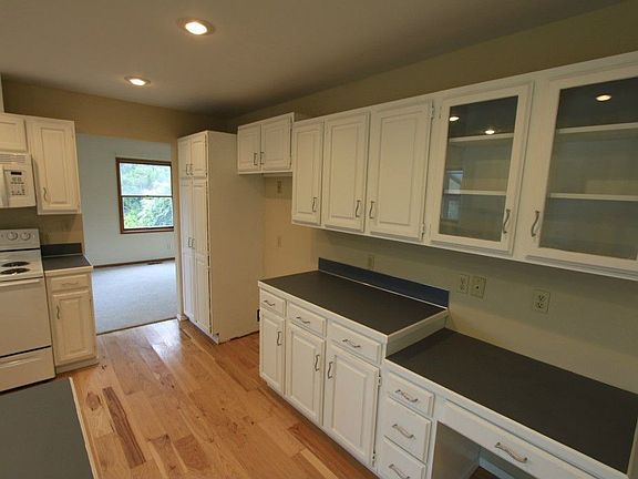 5th image of 60 Schafer Meadows Ln N