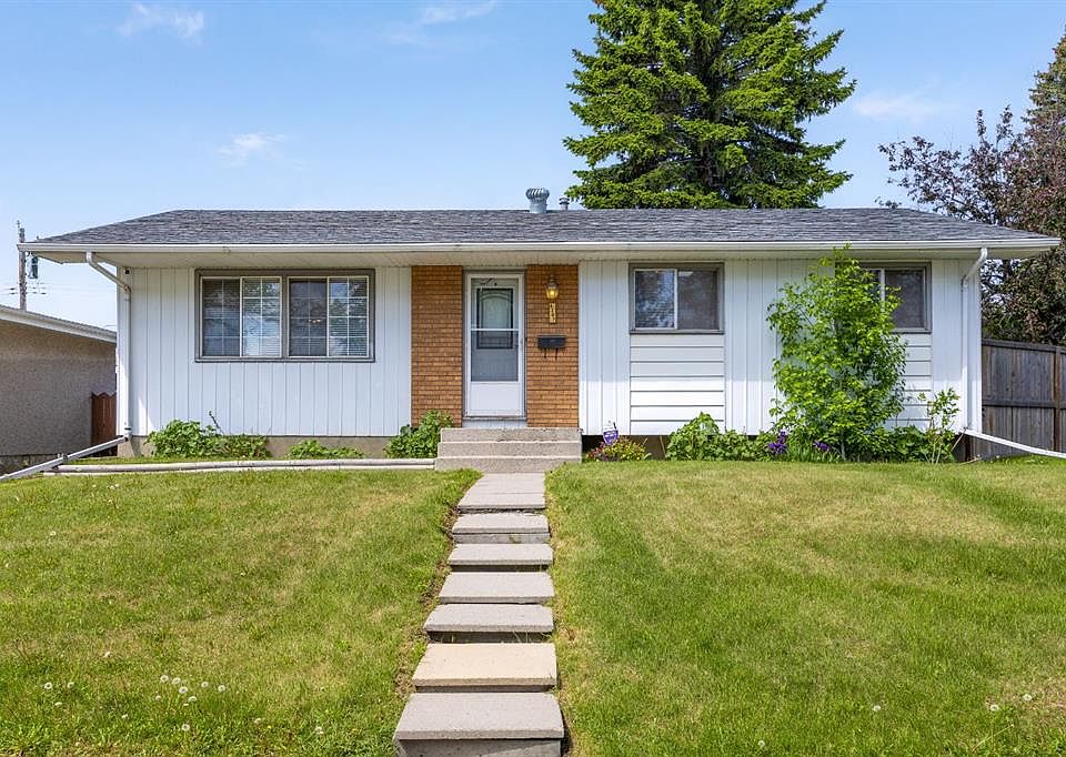 1st image of 1307 E Radisson Dr SE