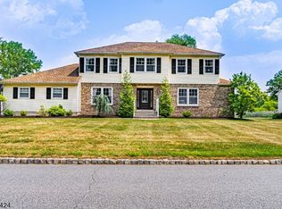 35 Rivendell Rd, Succasunna, NJ 07876
