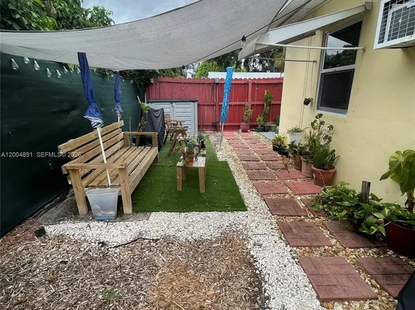 2526 McKinley St #1, Hollywood, FL 33020