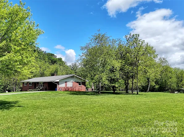 290 Garden Ln, Canton, NC 28716