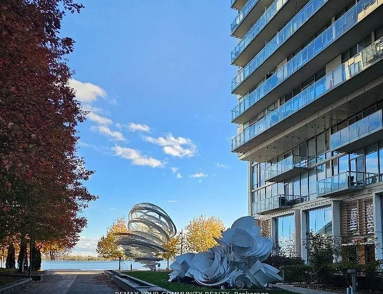 39 Queens Quay E #815 — Photo 46