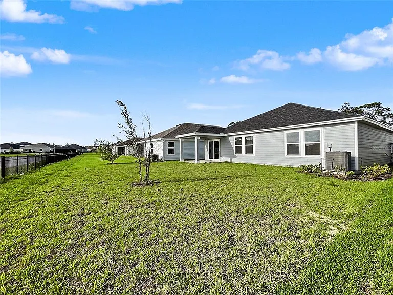 55 Signet Cir — Photo 3