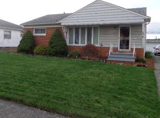 6856 Maplewood Rd, Parma Heights, OH 44130