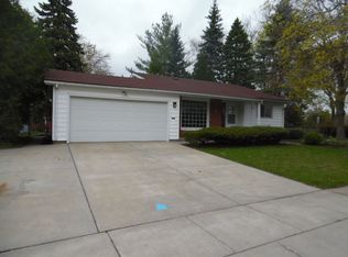 703 W 6th St, Belvidere, IL 61008