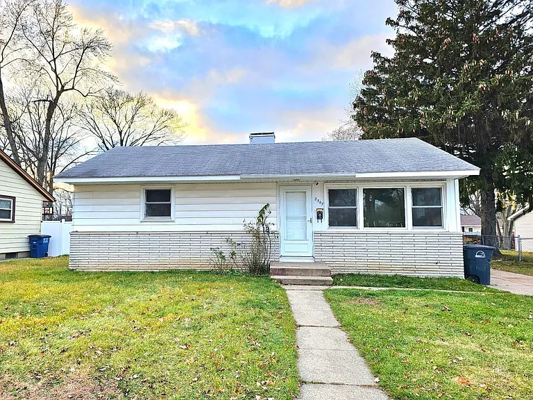 2507 Ohio St — Photo 1