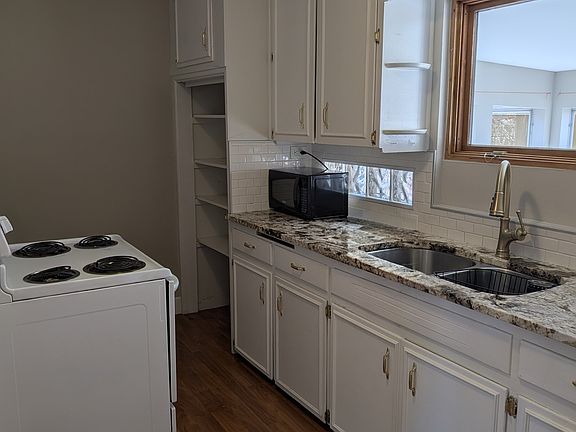2nd image of 1657 Moline St