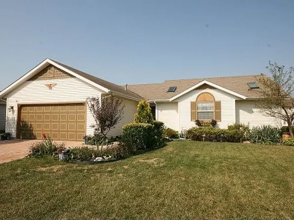 605 Laurel Dr, Saint Joseph, IL 61873