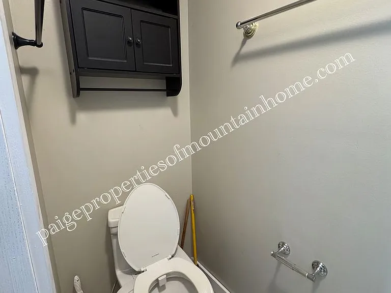 106 Parkview Cir — Photo 12